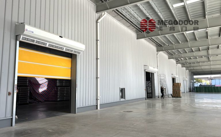 上海仓库地磁感应门怎么选？PVC快速门和硬质快速门应用介绍缩略图