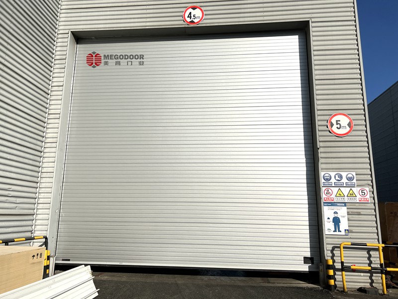 上海物流仓库电动提升门 —— 高效密闭插图1 上海物流仓库电动提升门 —— 高效密闭插图1