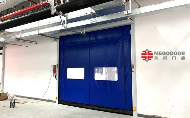 高性能工业PVC快速卷帘门：上海厂房智能隔离解决方案缩略图
