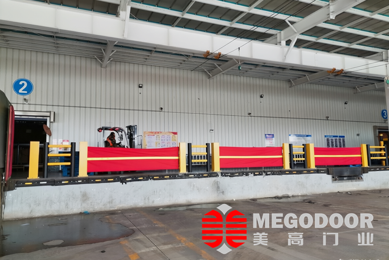 月台防坠落伸缩护栏：为上海地区装卸口与物流月台提供更可靠的安全防护插图1