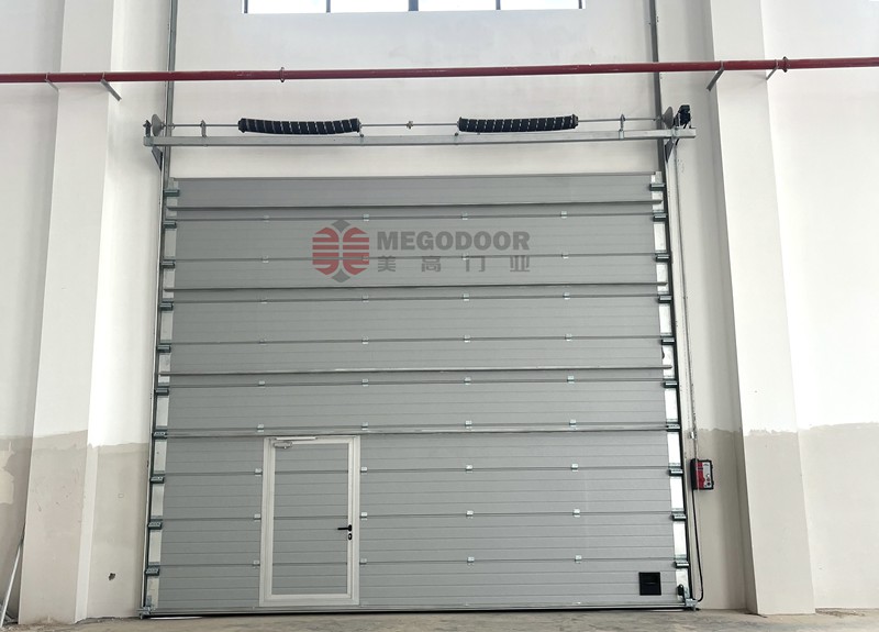 上海工厂电动门真的可以抗12级风吗?抗风提升门为什么越来越受工业企业关注插图6 上海工厂电动门真的可以抗12级风吗?抗风提升门为什么越来越受工业企业关注插图6