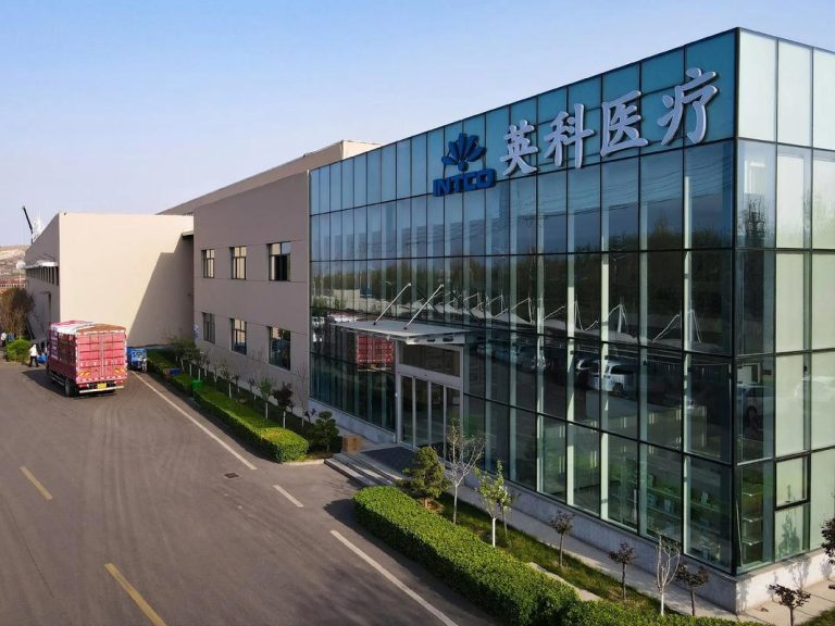 江苏英科医疗安装美高电动提升门缩略图